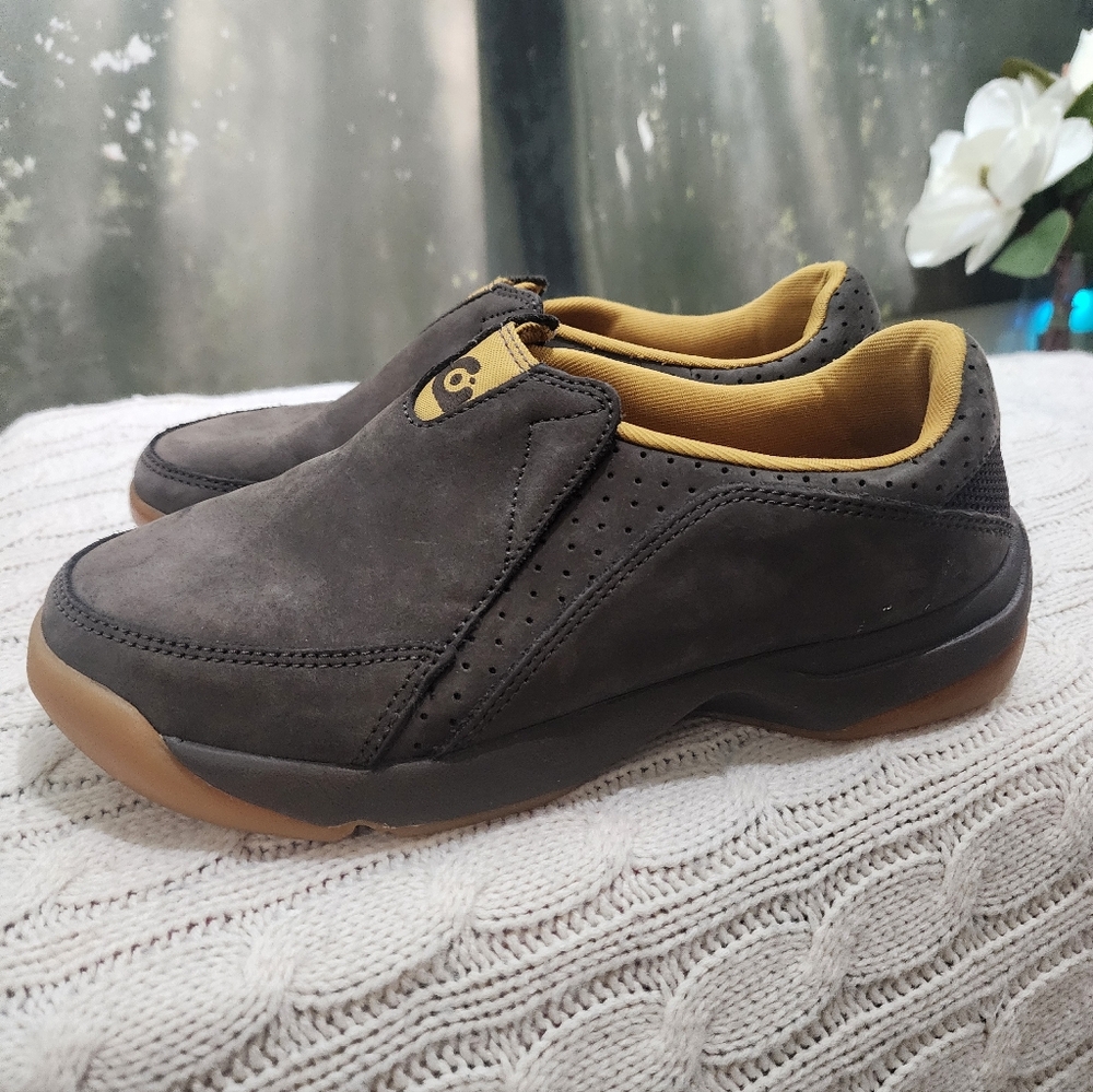 Gravis Cue Dark Wolnuts Slip On Skating Sneakers Women’s Size 7/5.New Condition